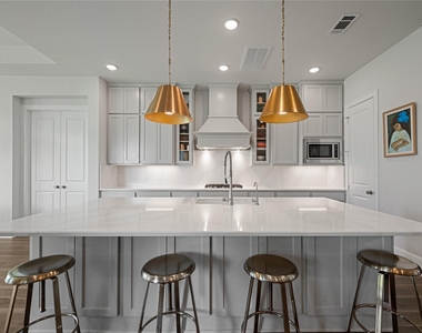 622 Platinum Stone Lane - Photo Thumbnail 11