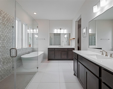 622 Platinum Stone Lane - Photo Thumbnail 17