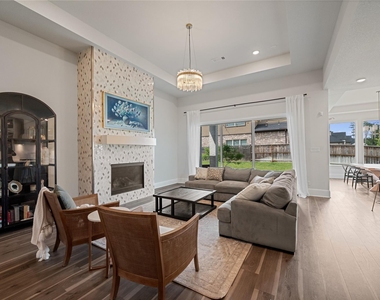 622 Platinum Stone Lane - Photo Thumbnail 5