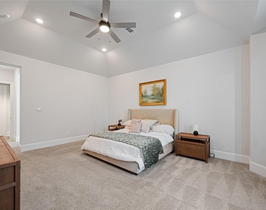 622 Platinum Stone Lane - Photo Thumbnail 15