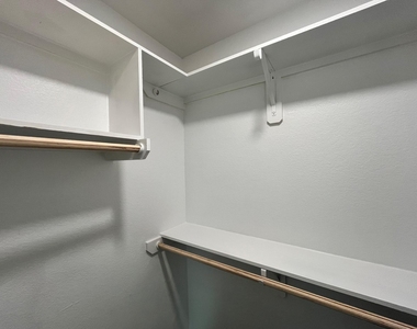 5706 Howell Street - Photo Thumbnail 19