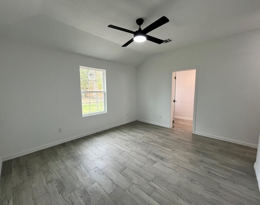 5706 Howell Street - Photo Thumbnail 21