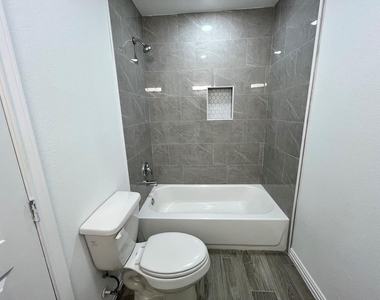 5706 Howell Street - Photo Thumbnail 15