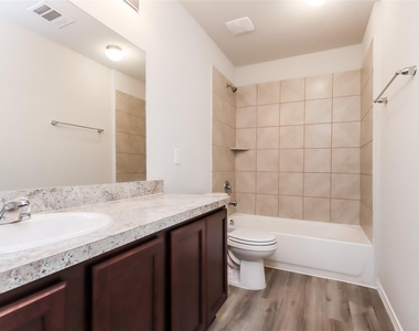 17367 Cuthbert Street - Photo Thumbnail 8