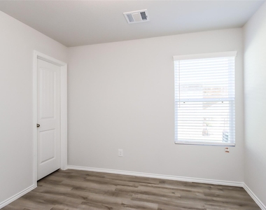 17367 Cuthbert Street - Photo Thumbnail 11