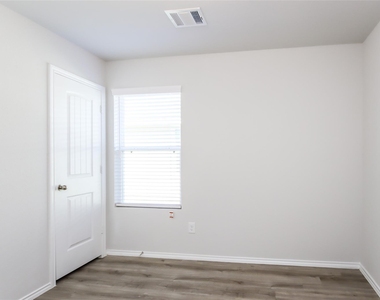 17367 Cuthbert Street - Photo Thumbnail 10