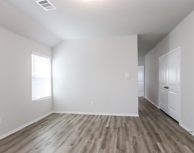 17367 Cuthbert Street - Photo Thumbnail 2