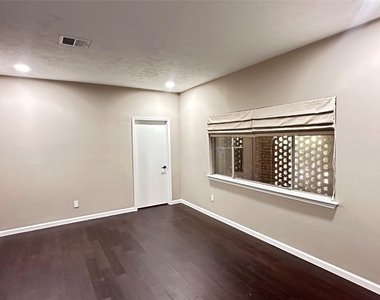 10902 Bob White Drive - Photo Thumbnail 10
