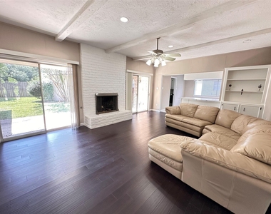 10902 Bob White Drive - Photo Thumbnail 8