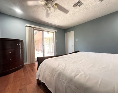 10902 Bob White Drive - Photo Thumbnail 13