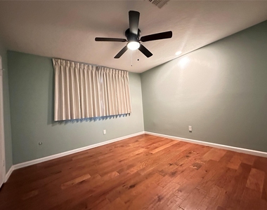10902 Bob White Drive - Photo Thumbnail 20