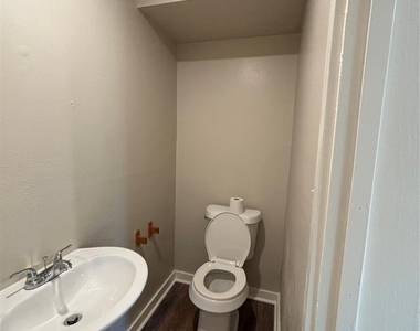8049 Forest Hills Drive - Photo Thumbnail 22