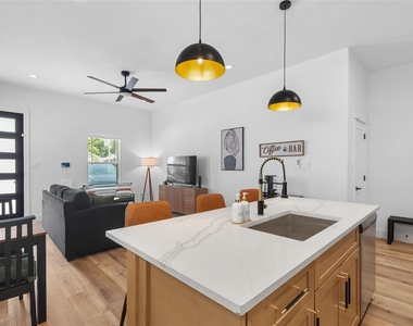 8007 Cora Street - Photo Thumbnail 18