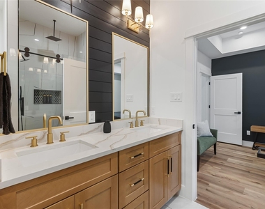 8007 Cora Street - Photo Thumbnail 6
