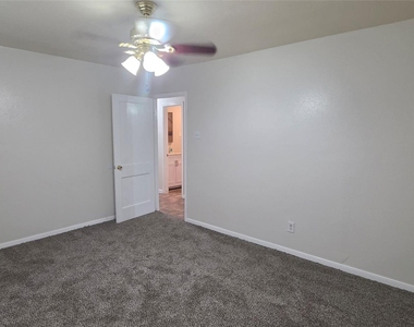 2110 5th Street - Photo Thumbnail 20