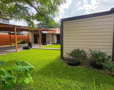 2110 5th Street - Photo Thumbnail 4
