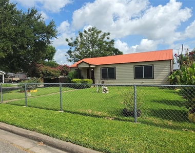 2110 5th Street - Photo Thumbnail 24