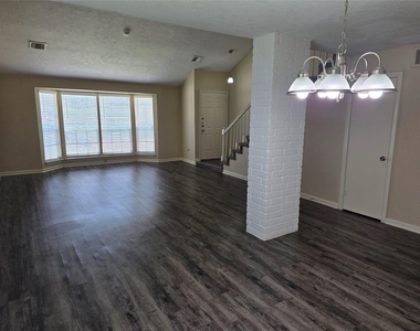 12902 Skymeadow Drive - Photo Thumbnail 9