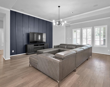 18207 Samie Nell Court - Photo Thumbnail 11