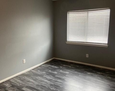 7903 Dairy View Lane - Photo Thumbnail 7