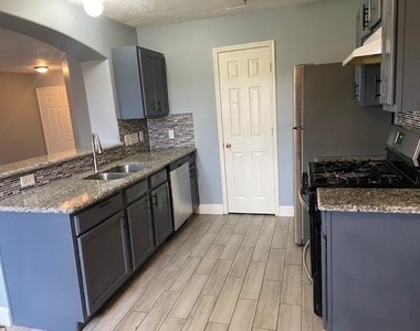 7903 Dairy View Lane - Photo Thumbnail 8