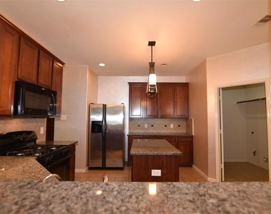 7927 Cardinal Landing Lane - Photo Thumbnail 6
