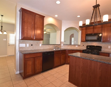 7927 Cardinal Landing Lane - Photo Thumbnail 3