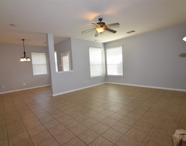 7927 Cardinal Landing Lane - Photo Thumbnail 9