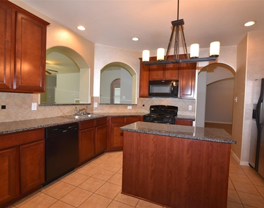 7927 Cardinal Landing Lane - Photo Thumbnail 4