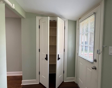 8907 Meadow Vista Boulevard - Photo Thumbnail 23
