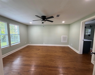 8907 Meadow Vista Boulevard - Photo Thumbnail 15