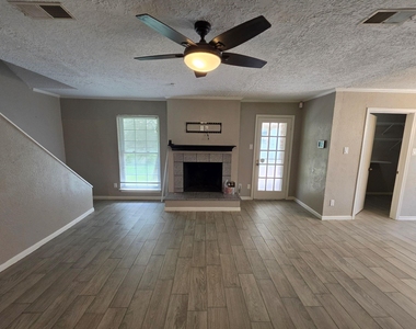 2322 Deer Valley Drive - Photo Thumbnail 17