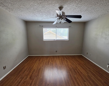 2322 Deer Valley Drive - Photo Thumbnail 33