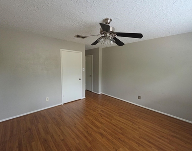 2322 Deer Valley Drive - Photo Thumbnail 34