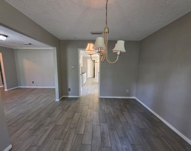 2322 Deer Valley Drive - Photo Thumbnail 11