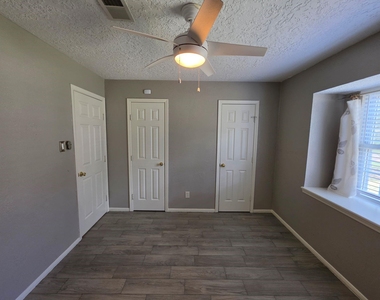 2322 Deer Valley Drive - Photo Thumbnail 24