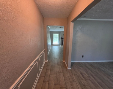 2322 Deer Valley Drive - Photo Thumbnail 5