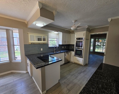2322 Deer Valley Drive - Photo Thumbnail 14