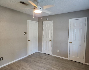 2322 Deer Valley Drive - Photo Thumbnail 24