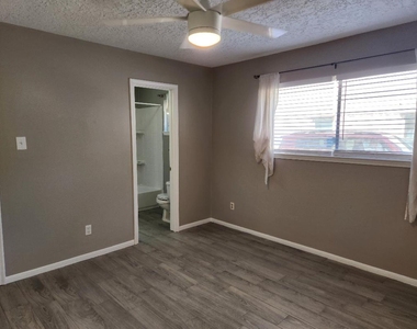2322 Deer Valley Drive - Photo Thumbnail 21