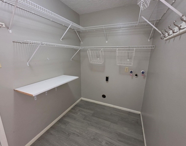 2322 Deer Valley Drive - Photo Thumbnail 21