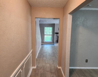 2322 Deer Valley Drive - Photo Thumbnail 5