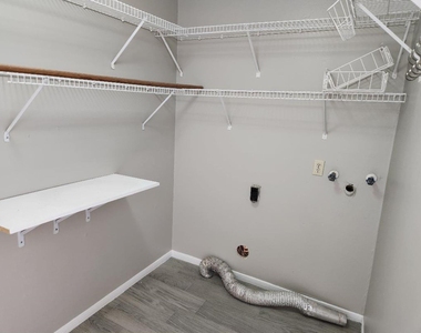 2322 Deer Valley Drive - Photo Thumbnail 15