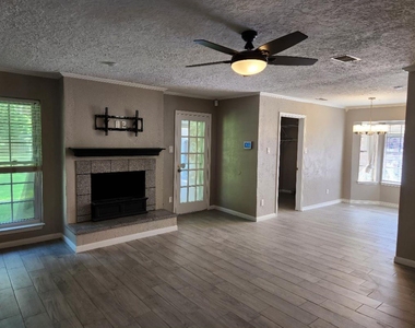 2322 Deer Valley Drive - Photo Thumbnail 18