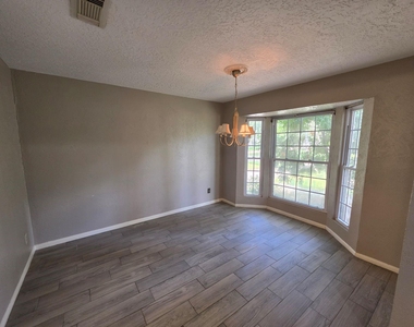 2322 Deer Valley Drive - Photo Thumbnail 10