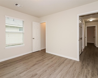 5627 Plantation Forest Drive - Photo Thumbnail 7