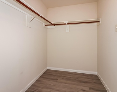 5627 Plantation Forest Drive - Photo Thumbnail 9