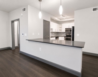 3788 Richmond St Avenue - Photo Thumbnail 3