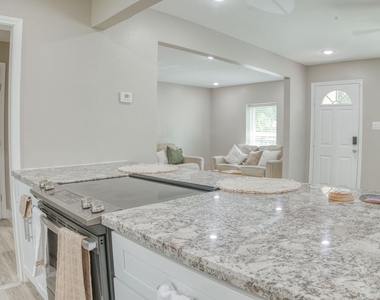 8150 Herschelwood Street - Photo Thumbnail 6