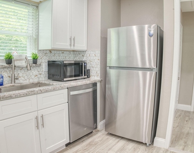 8150 Herschelwood Street - Photo Thumbnail 7